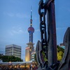 無骨な守護者