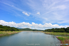 ダムと青空