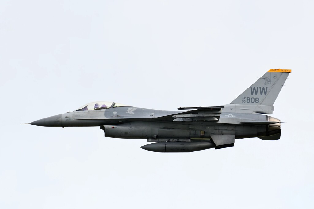 F-16