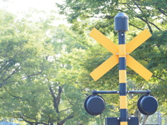 ミニ鉄道の踏切