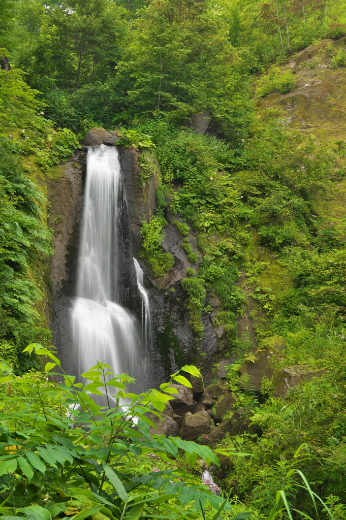 宮城県栗原市　削沢の滝