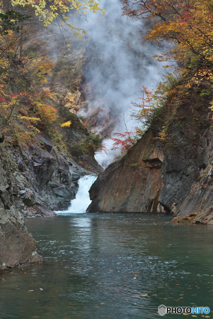 岩手県雫石町　葛根田川魚留の滝2