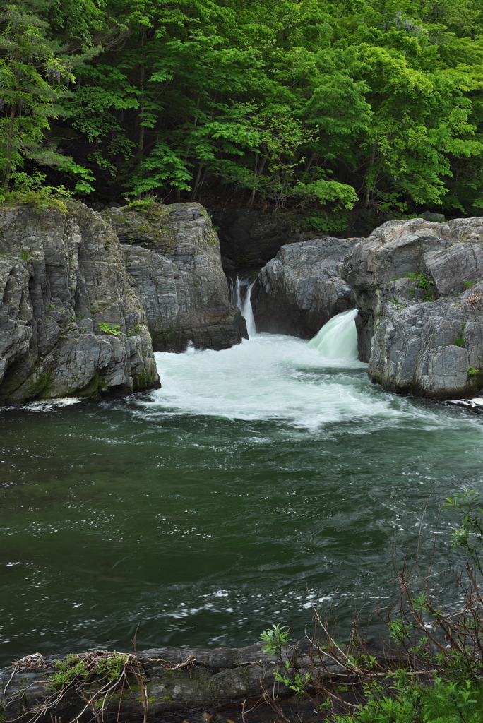 岩手県宮古市　閉伊川蟹岡滝