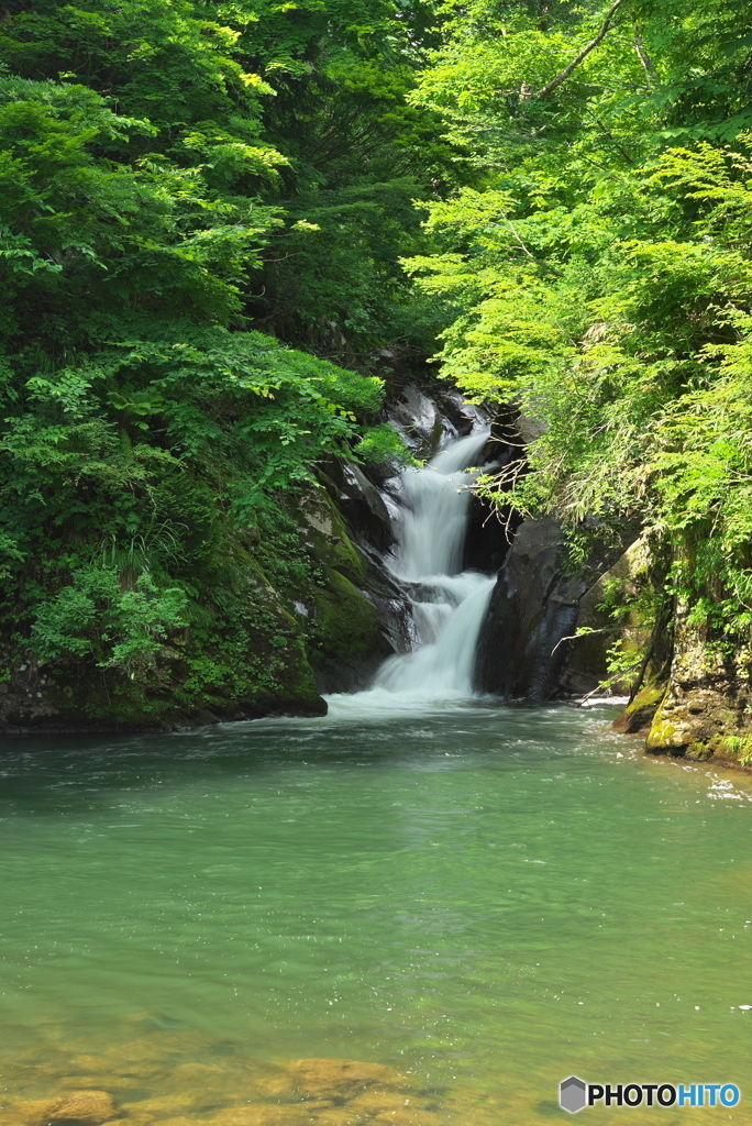 山形県真室川町　八敷代川三階滝
