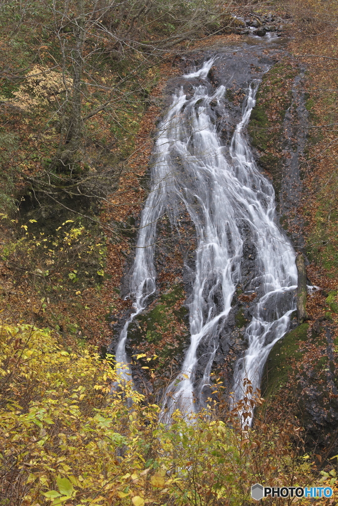 岩手県西和賀町　絹擦の滝