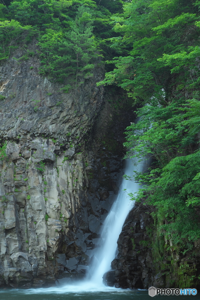 秋田県鹿角市　大湯川銚子の滝2