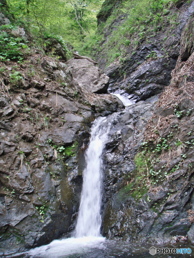 岩手県花巻市　寒沢川七曲滝1