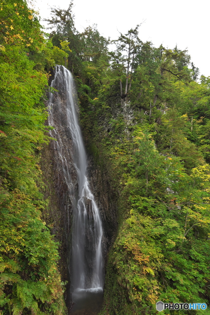 秋田県鹿角市　夜明島渓谷茶釜の滝上段（雲上の滝）