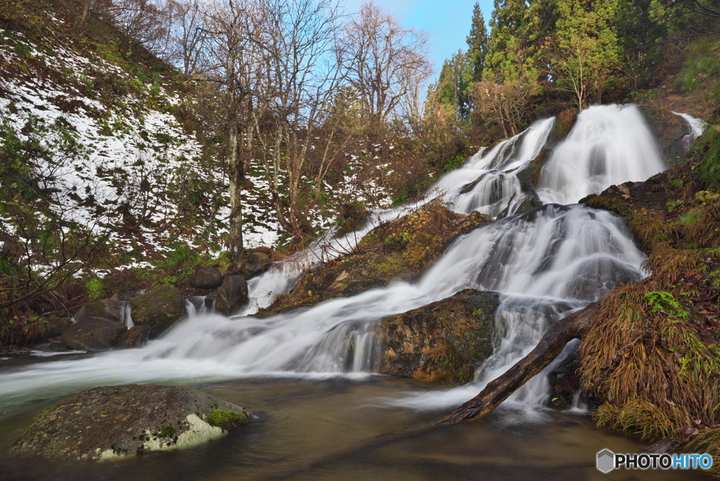 山形県村山市　白蛇の滝1