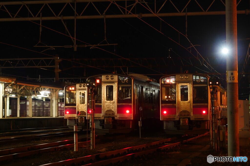 P2010645　深夜の駅