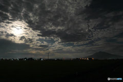 P1970791 月を包む P1970791 月を包む