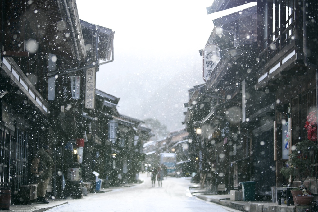 雪降る奈良井宿