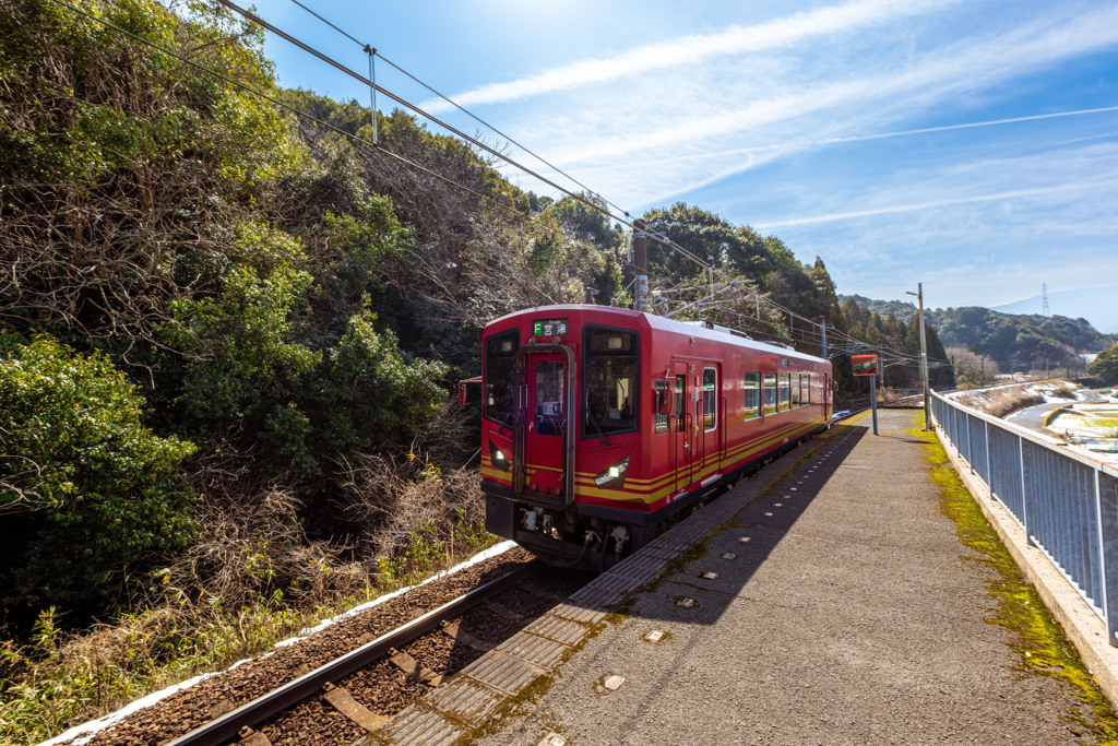 赤鬼電車