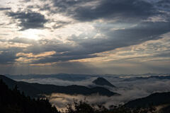 薄明光線と雲海