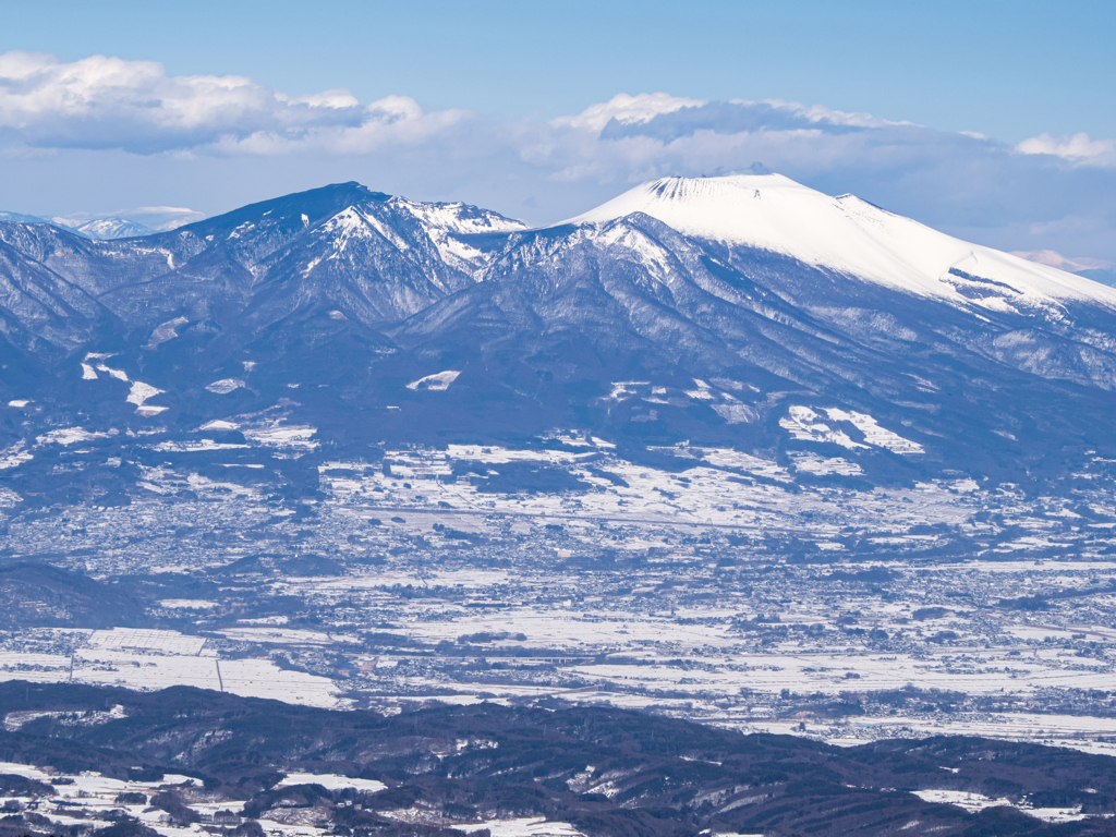 冬の浅間と街景色