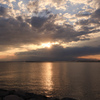 雲間の夕日