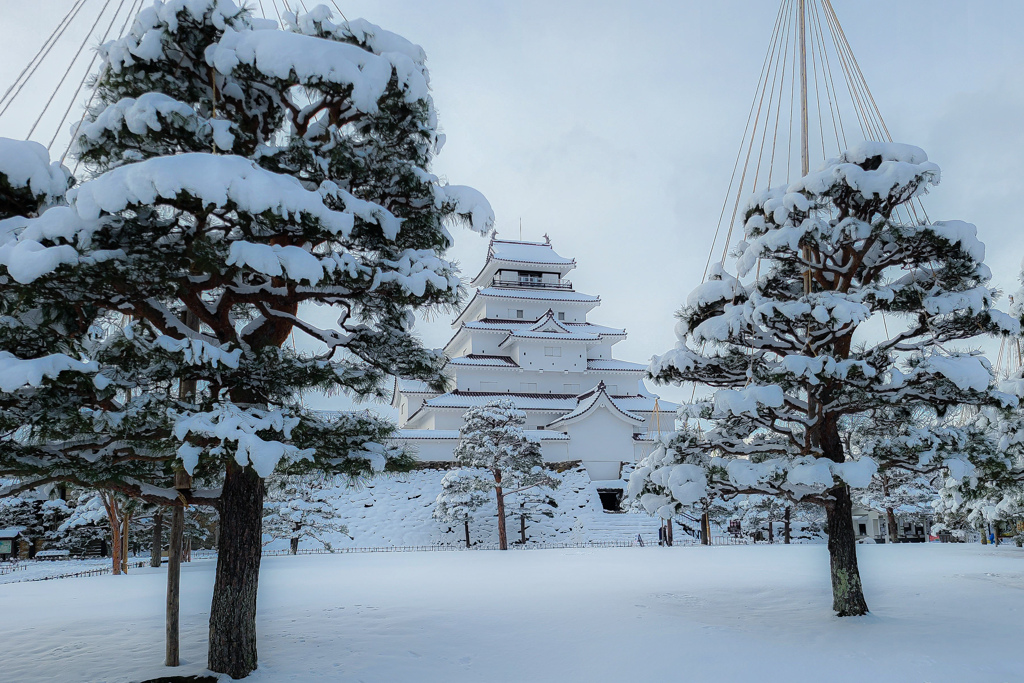 雪を纏った鶴ヶ城