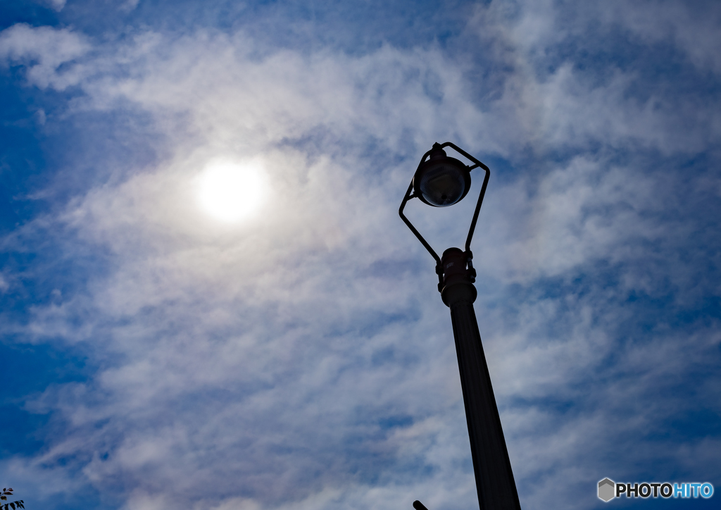 逆光の街灯
