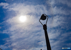 逆光の街灯