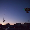 夜明けの月と信号機２
