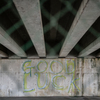 柵の中のGOOD LUCK