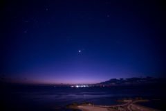 伊江島に沈む宵の明星