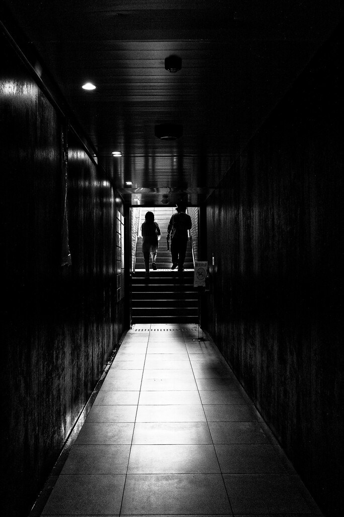 地下