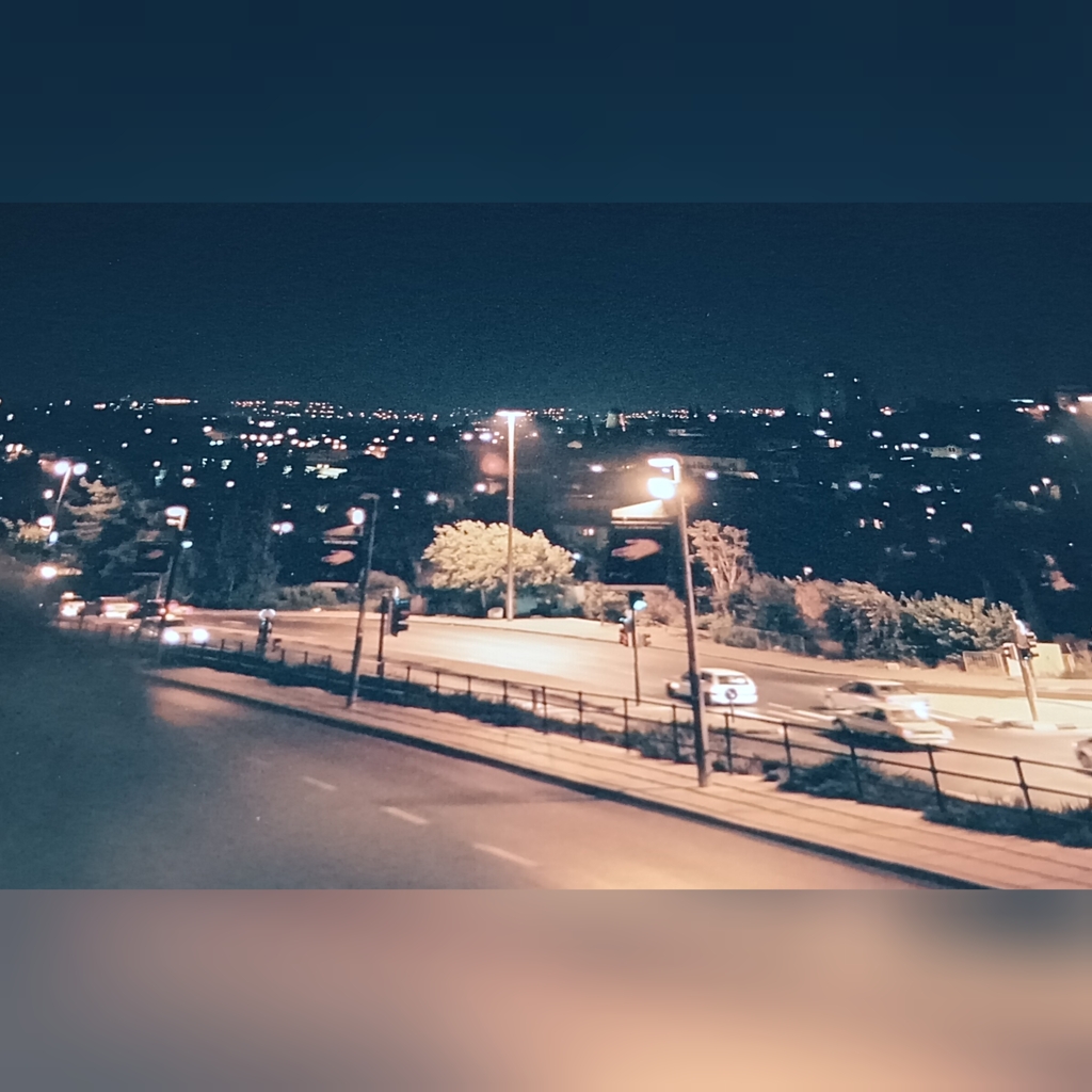 夜の灯。