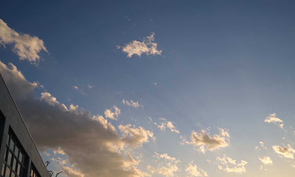 Scattered clouds in winter 
