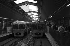曇天の駅で
