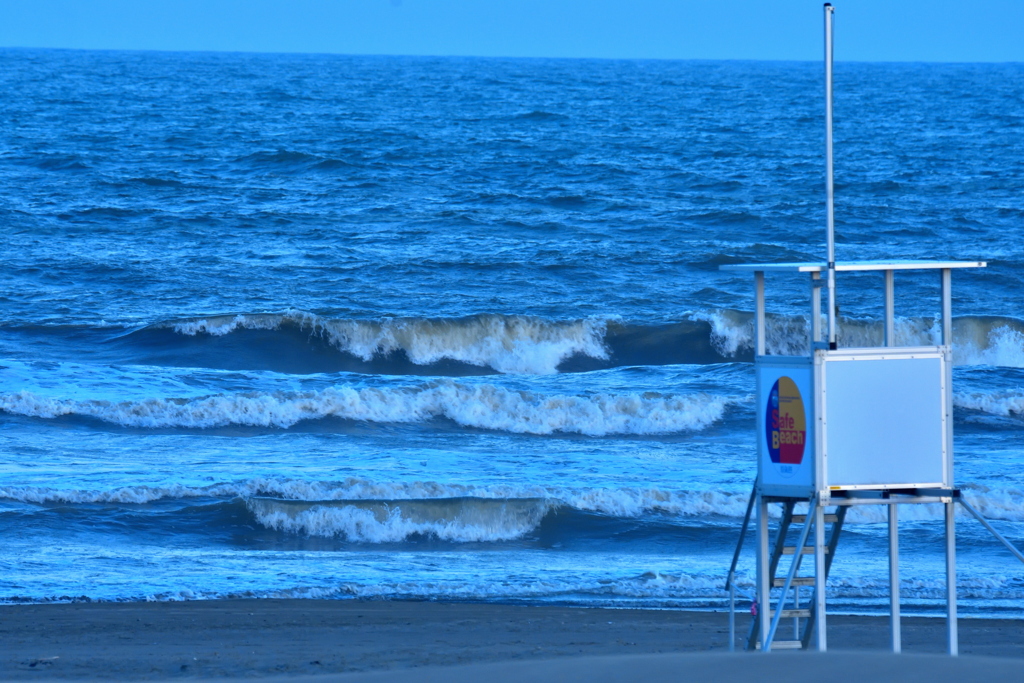 みんなが帰ったあとの海