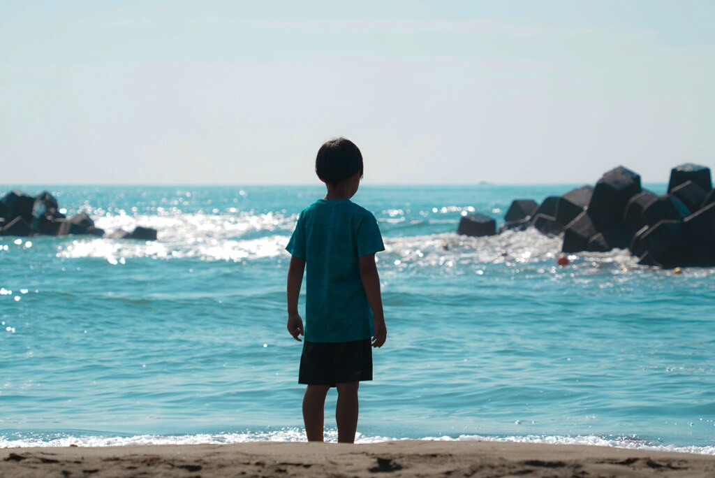 海と少年