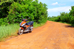 カンボジア シハヌークビル 〜ROAD 相棒のバイク