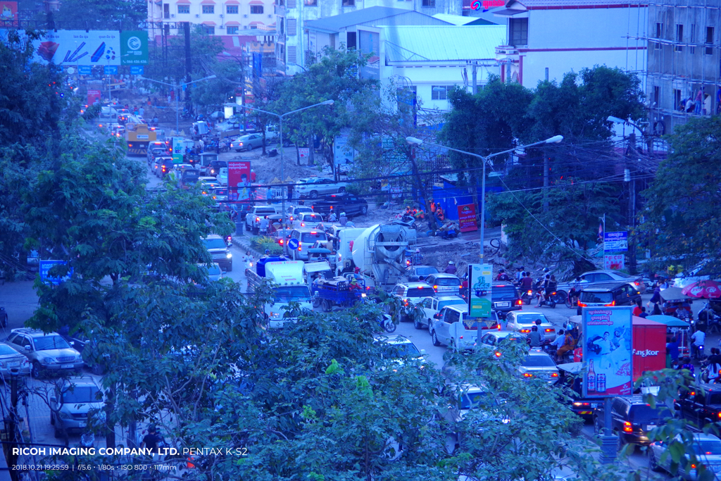 カンボジア シハヌークビル〜ROAD 夕方の渋滞