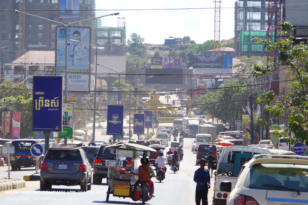 カンボジア シハヌークビル〜ROAD 街のメイン道路