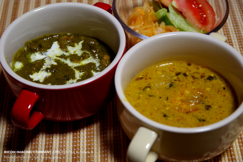 ホウレンソウカレー&ココナッツミルク エビカレー