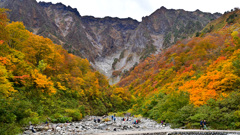 一の倉沢、紅葉と岩壁