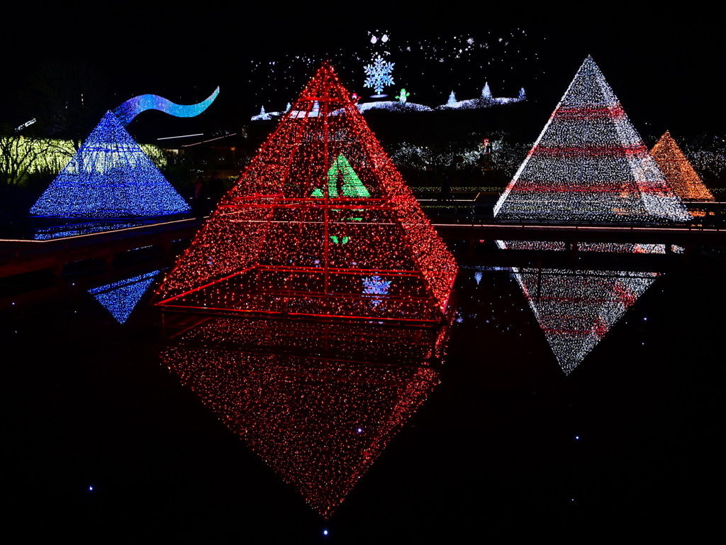 光のピラミッド