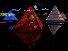 光のピラミッド