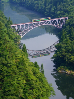 万緑の第一只見川橋梁