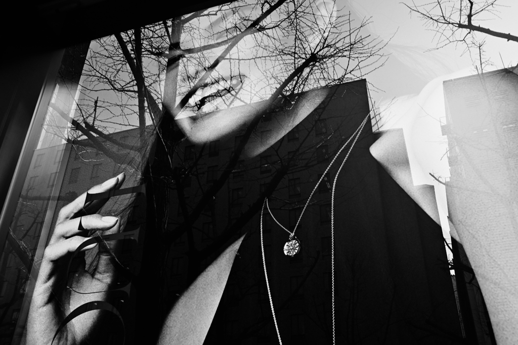 Show window B02