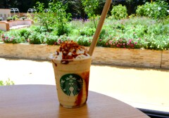 焼き芋 香ばしカラメル フラペチーノ