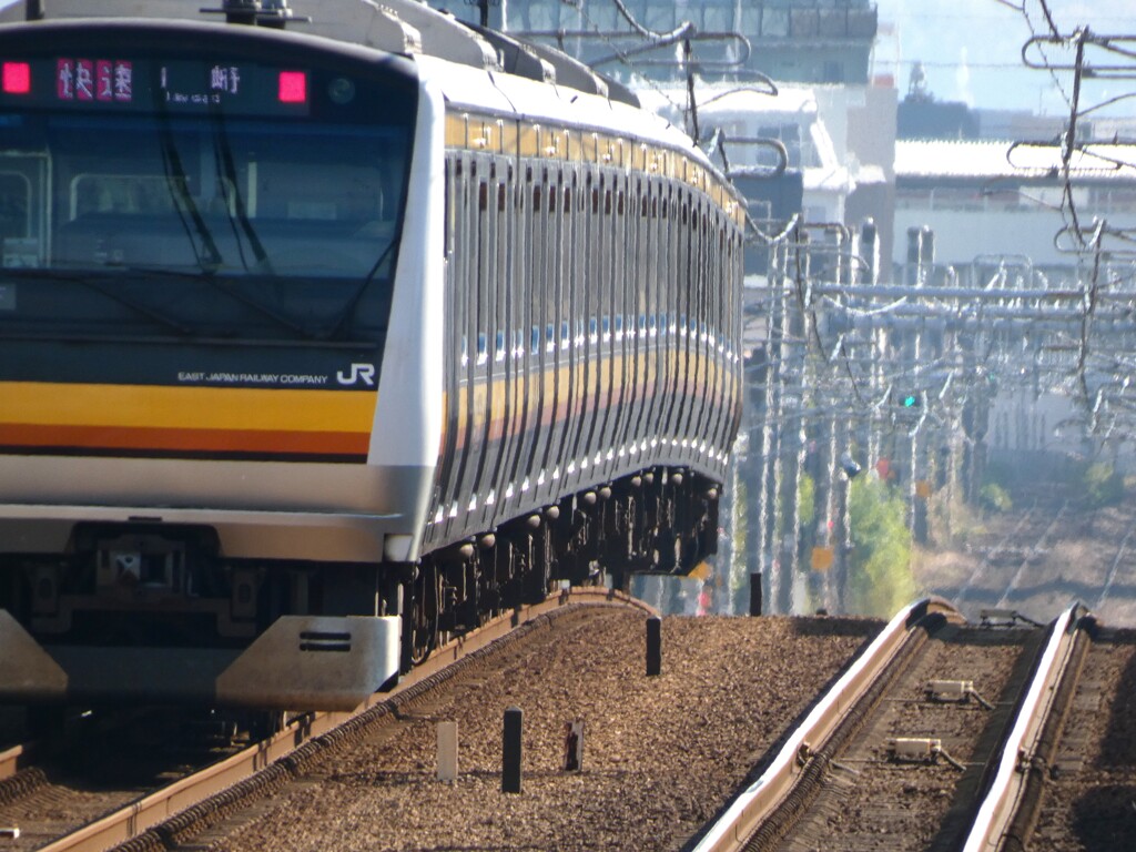 浮足立つ
