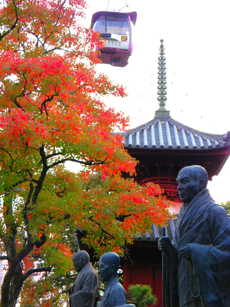 八祖師像と紅葉