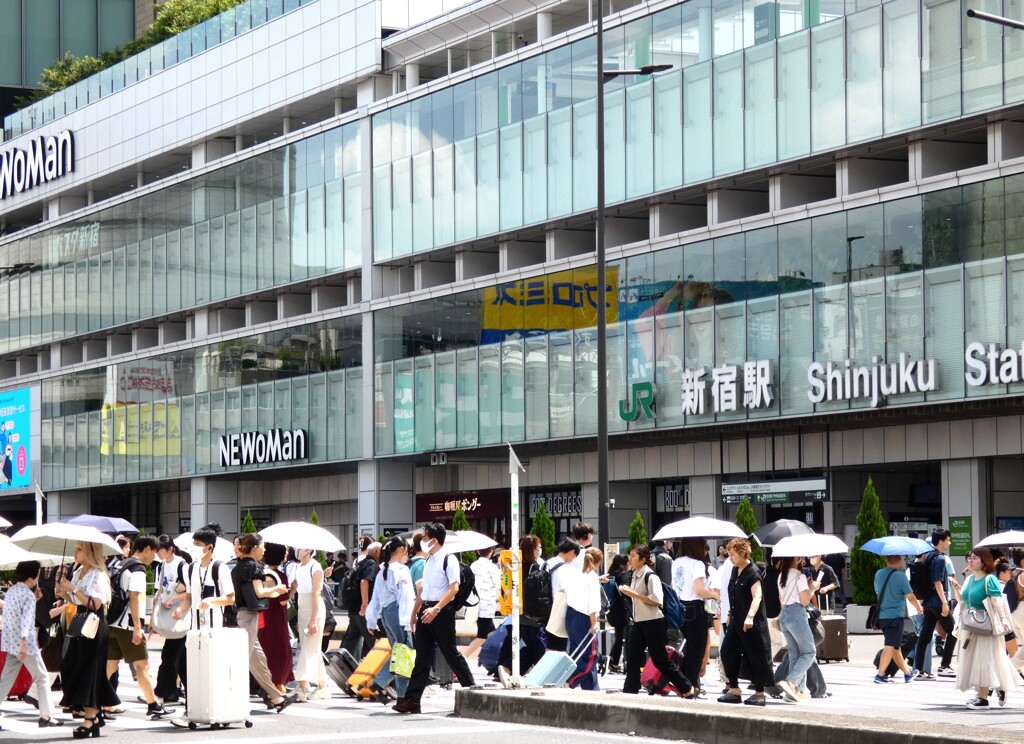 バスタ新宿前