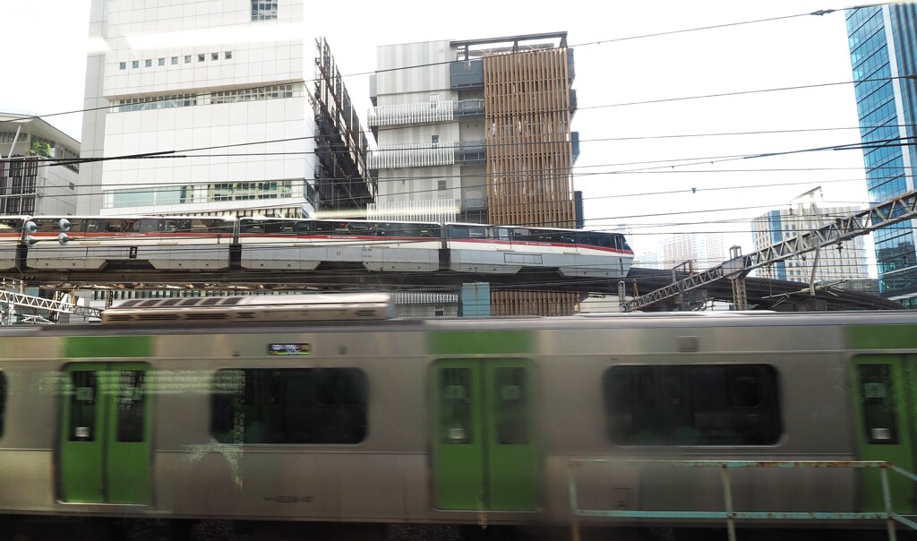 東京モノレールと山手線