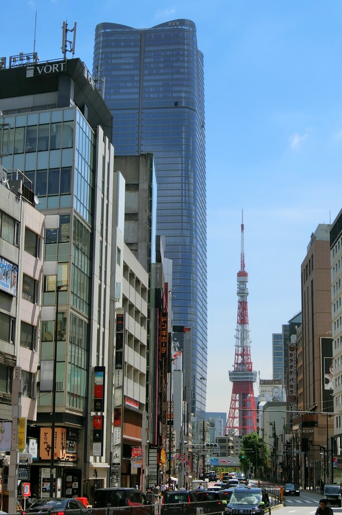 麻布台ヒルズ森JPタワーと東京タワー
