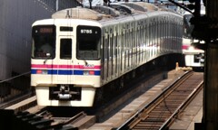 京王新宿行と京王八王子行
