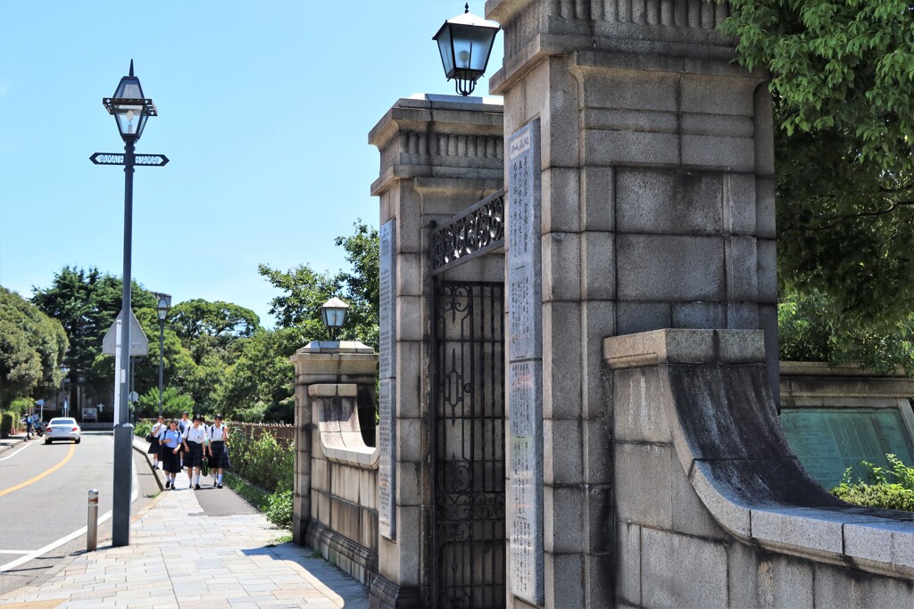 外国人墓地の正門