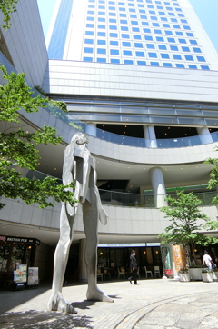 東京オペラシティータワーと